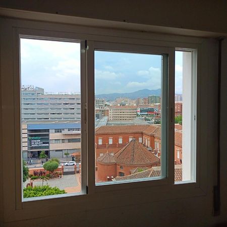 Habitacion Privada Centro Malaga Cerca Tren Maria Zambrano Y Playa Muy Buena Conexion Wifi Exterior photo